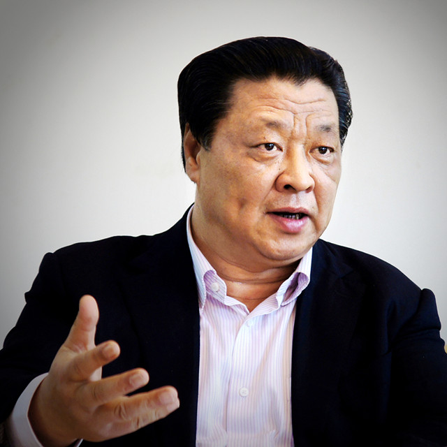 圣农集团董事长_圣农集团董事长全家照(3)