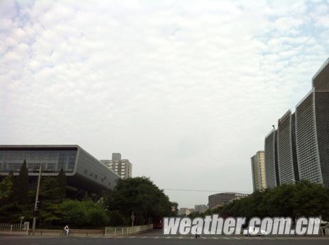 北京今晨南部地区有阵雨