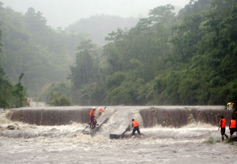 “苏力”残余势力“入侵”江西 多地暴雨成灾