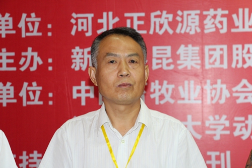 河北省家禽协会秘书长赵万青先生出席开幕式并致辞
