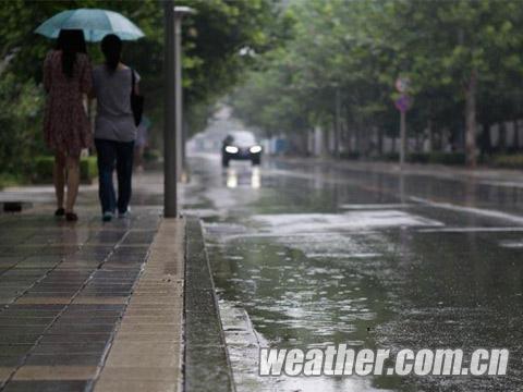 南方雨势趋缓东北雨水再袭 全国大部气温低迷