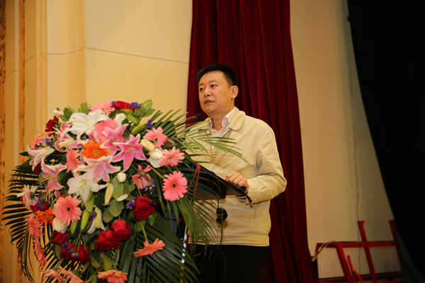 环境保护部生态司副调查员孔源作报告