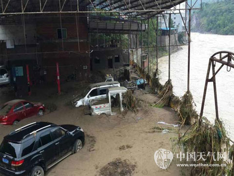 重庆贵州局地暴雨 南方秋老虎暂退
