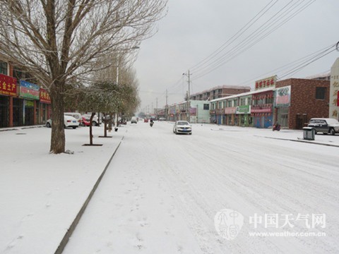 华北多地初雪落 云贵川持续阴雨