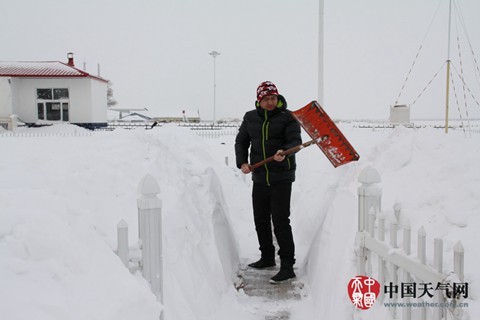 黑龙江遭遇今冬最强降雪 华南阴雨持续