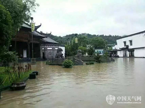 两次降雨过程再袭南方 东北华北雷暴大风冰雹