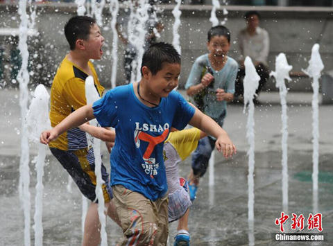 南方炎热持续 湖南江西等最高温超37℃